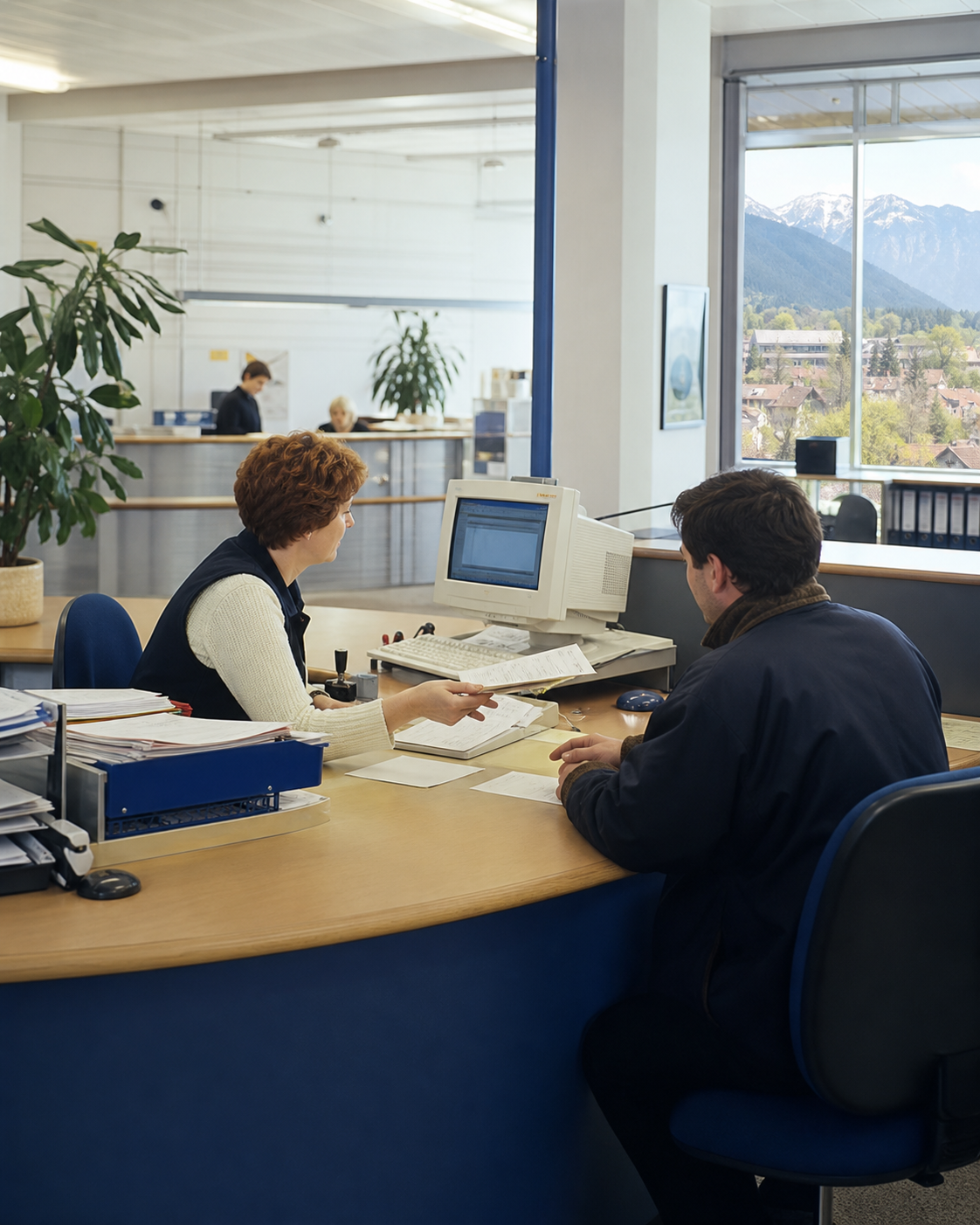 B&uuml;rgernahes Serviceb&uuml;ro um das Jahr 2000 mit fr&uuml;hem Computerarbeitsplatz